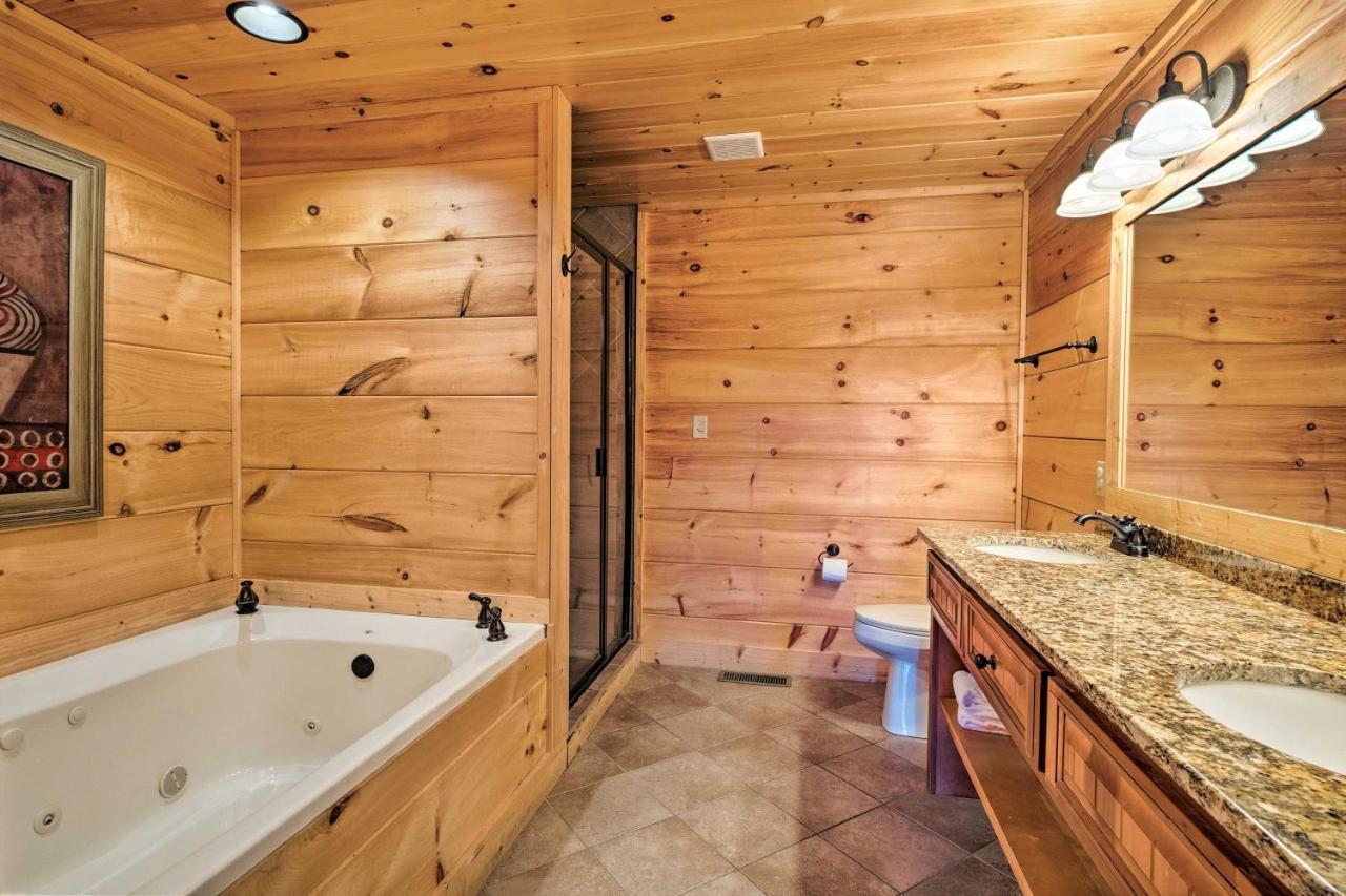 Pigeon Forge Cabin With Brand New Hot Tub And Views! Villa Sevierville Exterior foto